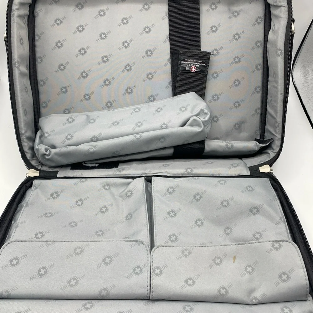 Wenger Swiss Army Gear Laptop Case Messenger Bag Briefcase Carry On 18 x 15 x 5